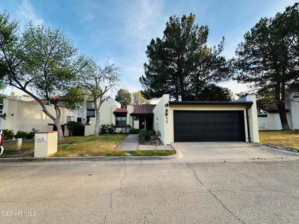 Photo of 620 LAKEWAY Drive, El Paso, TX 79932 (MLS # 941171)