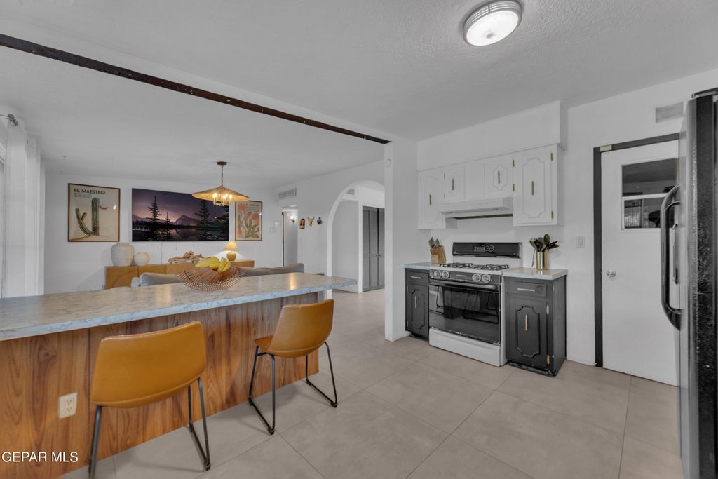 Photo of 4605 SKYLARK Way, El Paso, TX 79922 (MLS # 952753)