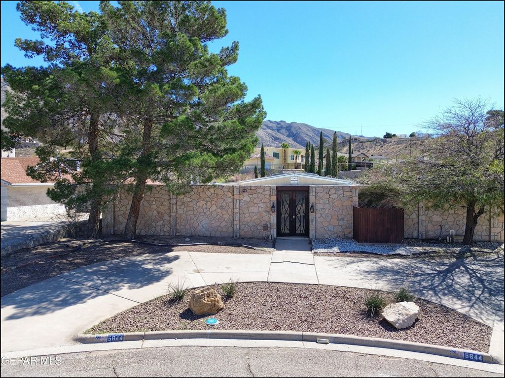 Photo of 5644 PEBBLE BEACH Drive, El Paso, TX 79912 (MLS # 939501)