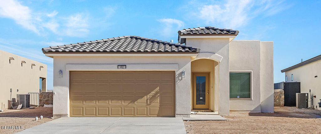 Photo of 902 BROMYARD Drive, Horizon City, TX 79928 (MLS # 938604)