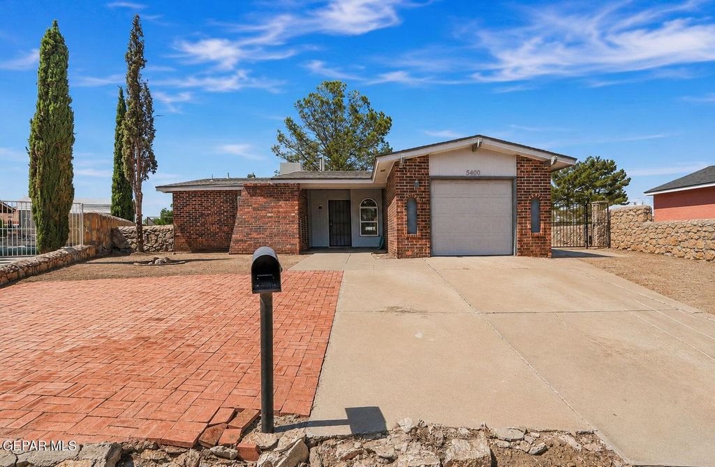 Photo of 8400 FURMAN Place, El Paso, TX 79907 (MLS # 944873)