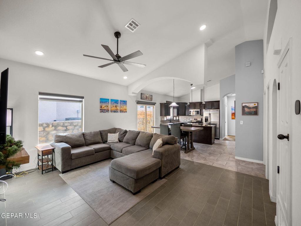 Photo of 13132 WELLINGTON, Horizon City, TX 79928 (MLS # 940214)