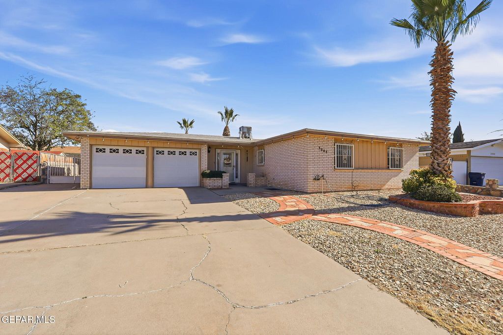 Photo of 3004 GASTON Drive, El Paso, TX 79935 (MLS # 935424)
