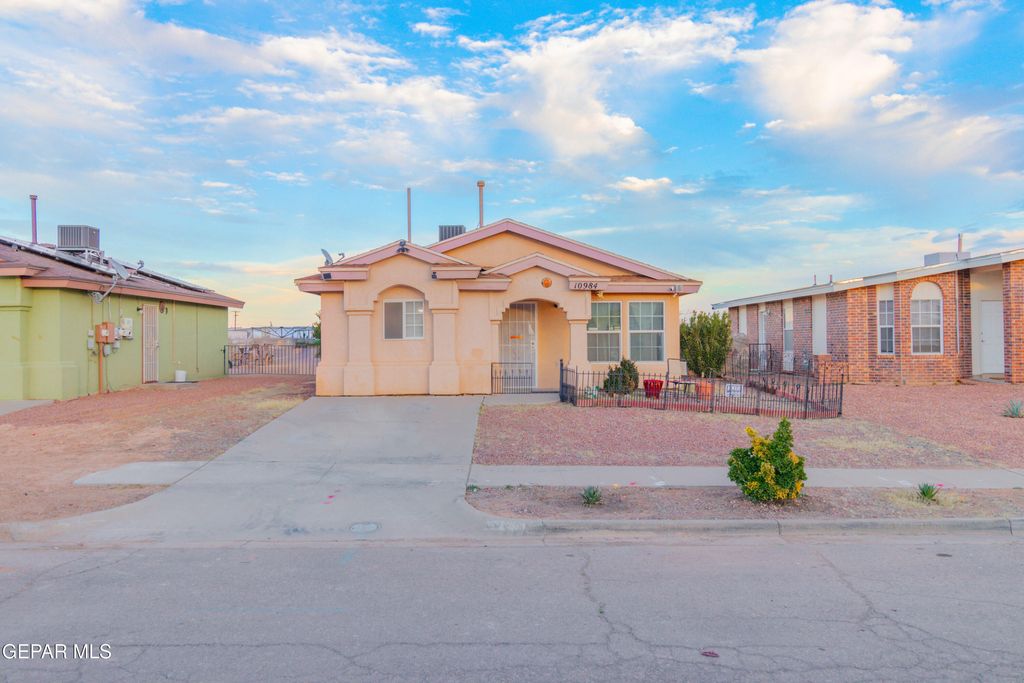 Photo of 10984 NORTHAMPTON Street, El Paso, TX 79934 (MLS # 938010)