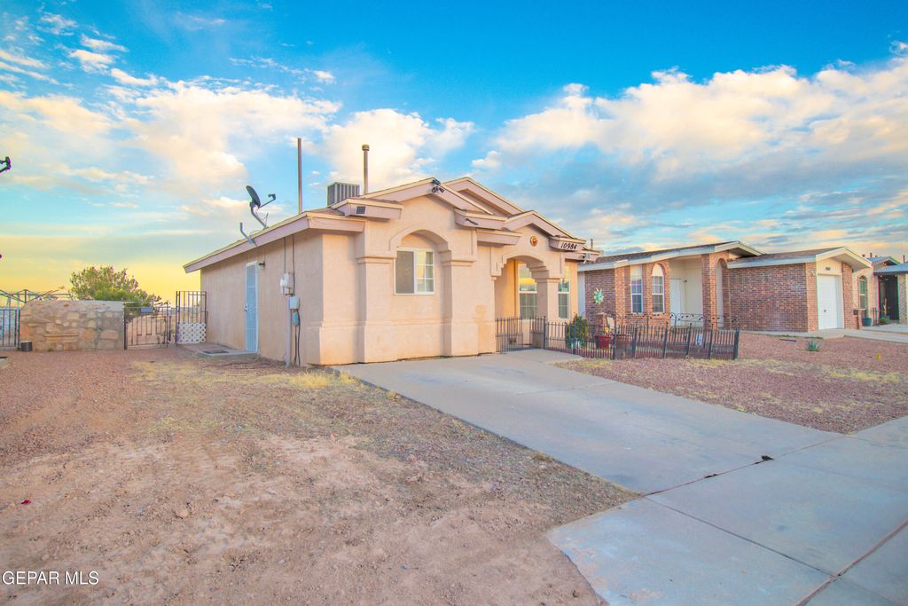 Photo of 10984 NORTHAMPTON Street, El Paso, TX 79934 (MLS # 938010)
