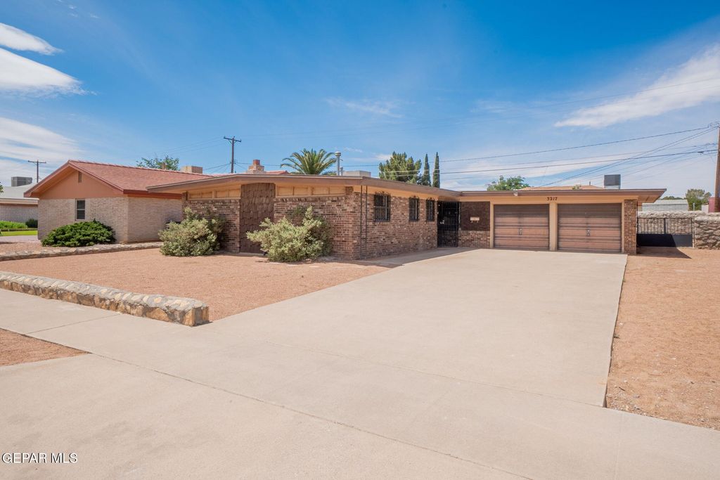 Photo of 3217 SHETLAND Road, El Paso, TX 79925 (MLS # 943207)