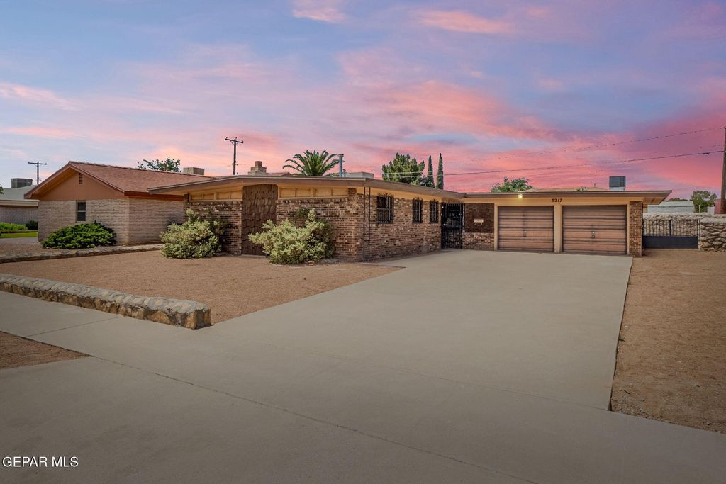 Photo of 3217 SHETLAND Road, El Paso, TX 79925 (MLS # 943207)