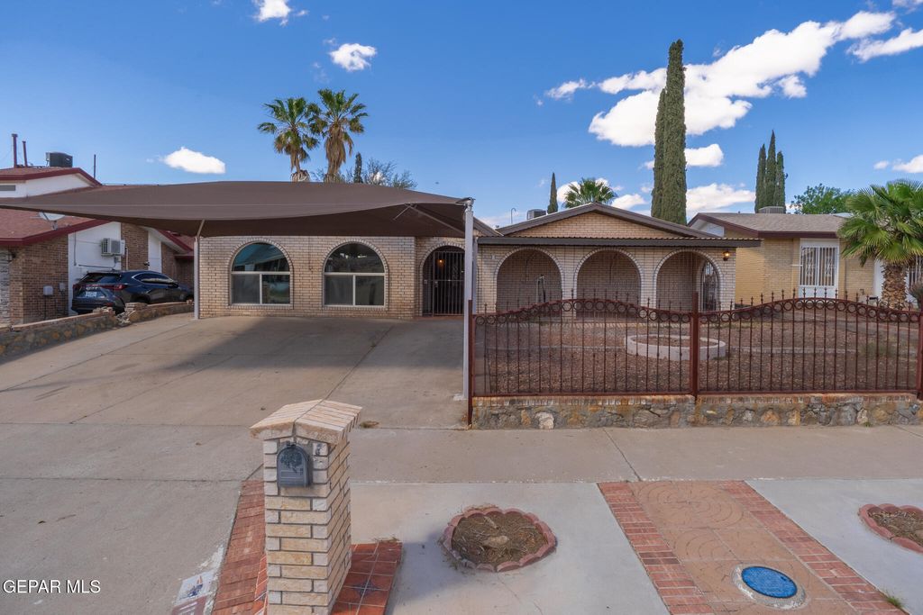 Photo of 11737 CHITO SAMANIEGO Drive, El Paso, TX 79936 (MLS # 941799)