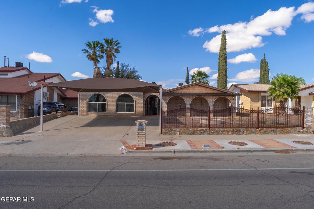 Photo of 11737 CHITO SAMANIEGO Drive, El Paso, TX 79936 (MLS # 941799)