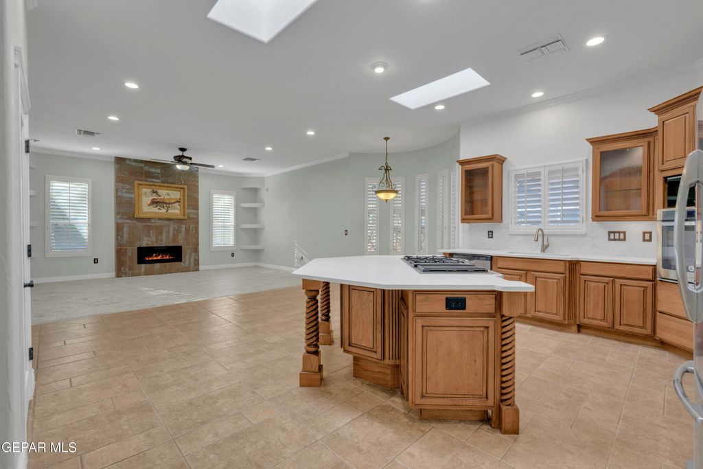 Photo of 6071 LAGUNA VISTA Drive, El Paso, TX 79932 (MLS # 940434)