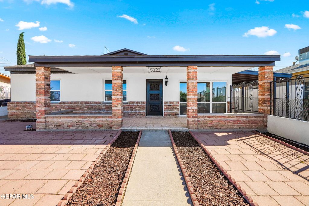 Photo of 5221 TIMBERWOLF Drive, El Paso, TX 79903 (MLS # 943755)