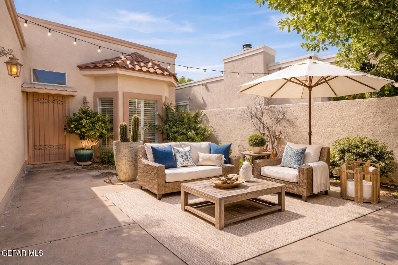 1038 LOS JARDINES Circle