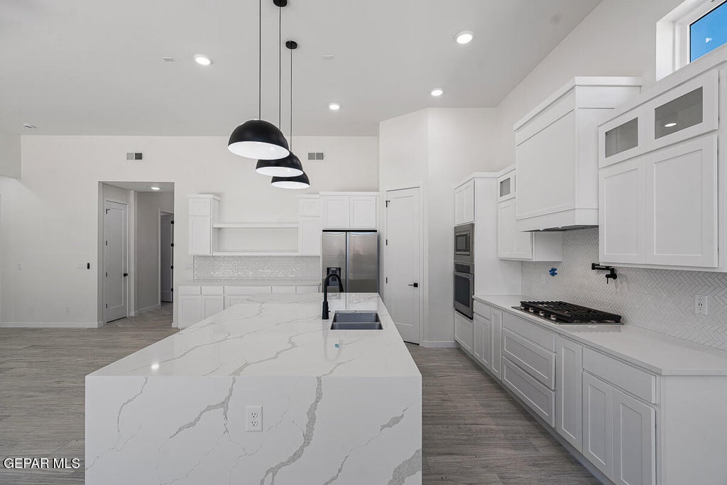 Photo of 288 EMERALD DUST Place, Horizon City, TX 79928 (MLS # 944994)