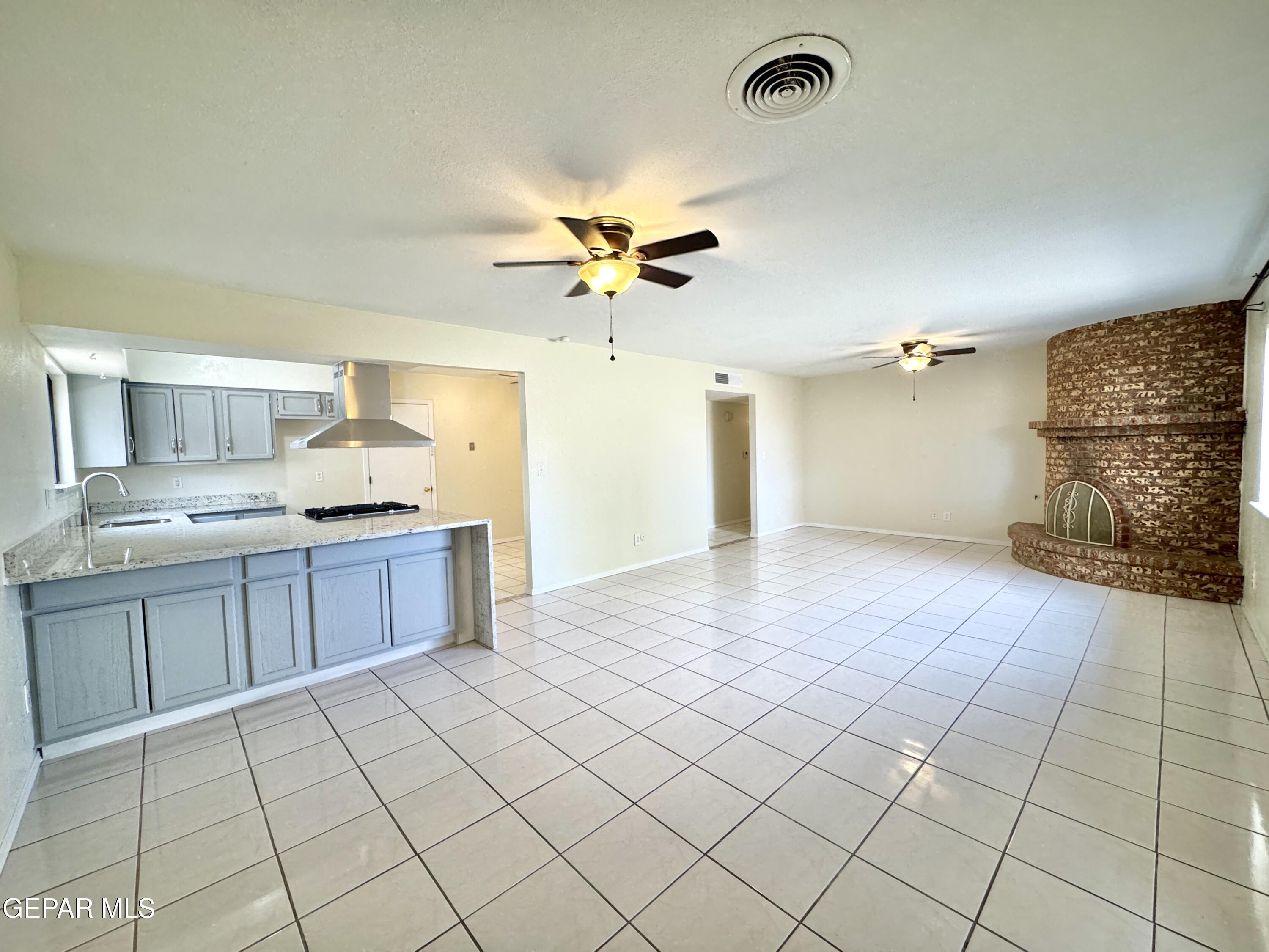 1817 HUGH ROYER Place
