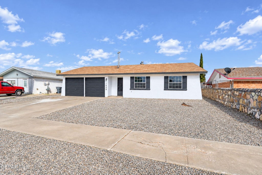 Photo of 1608 RONNIE REIF Drive, El Paso, TX 79936 (MLS # 953222)