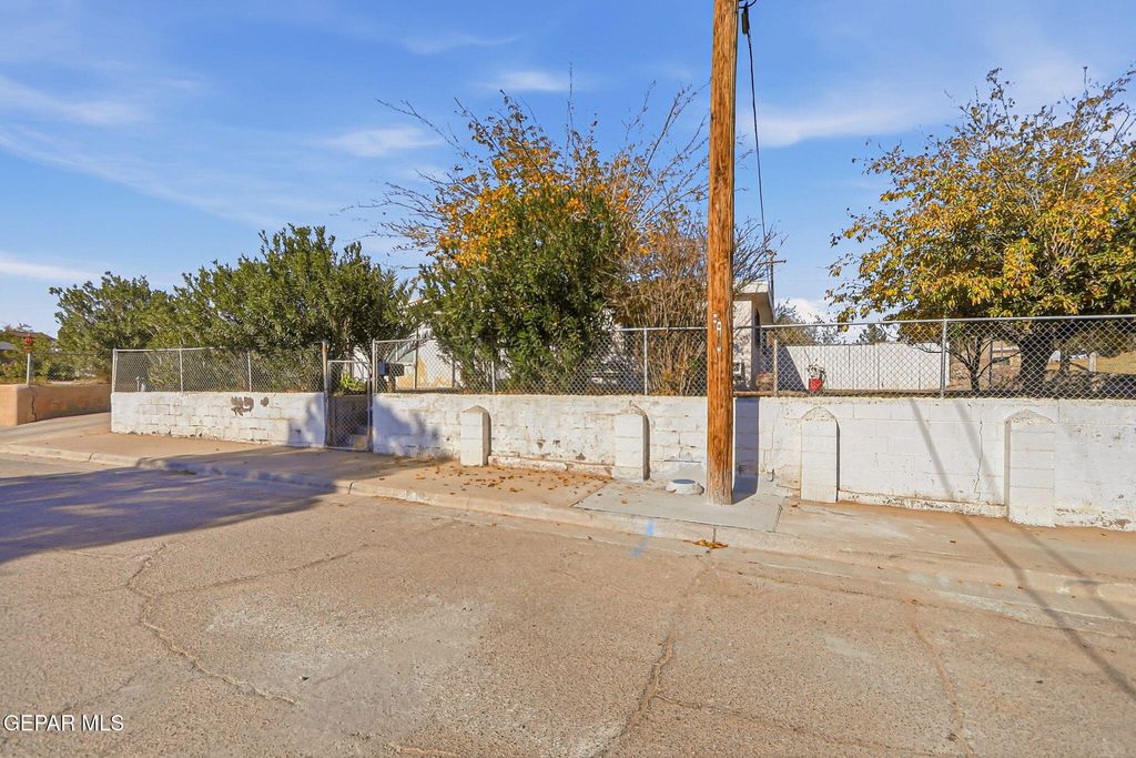 Photo of 749 Hilton Avenue, El Paso, TX 79907 (MLS # 935575)
