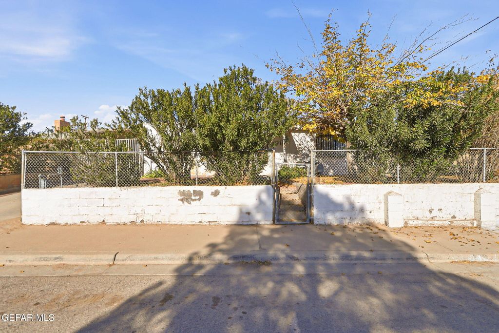 Photo of 749 Hilton Avenue, El Paso, TX 79907 (MLS # 935575)