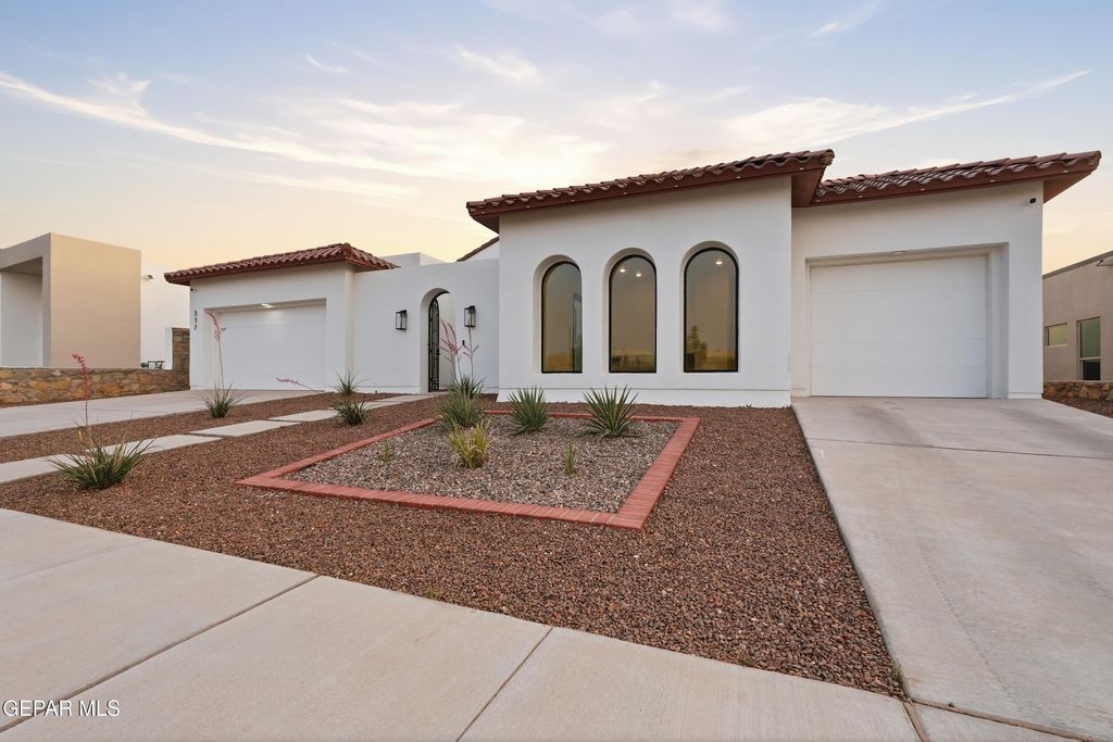 Photo of 317 Blue Valley Drive, El Paso, TX 79928 (MLS # 943255)