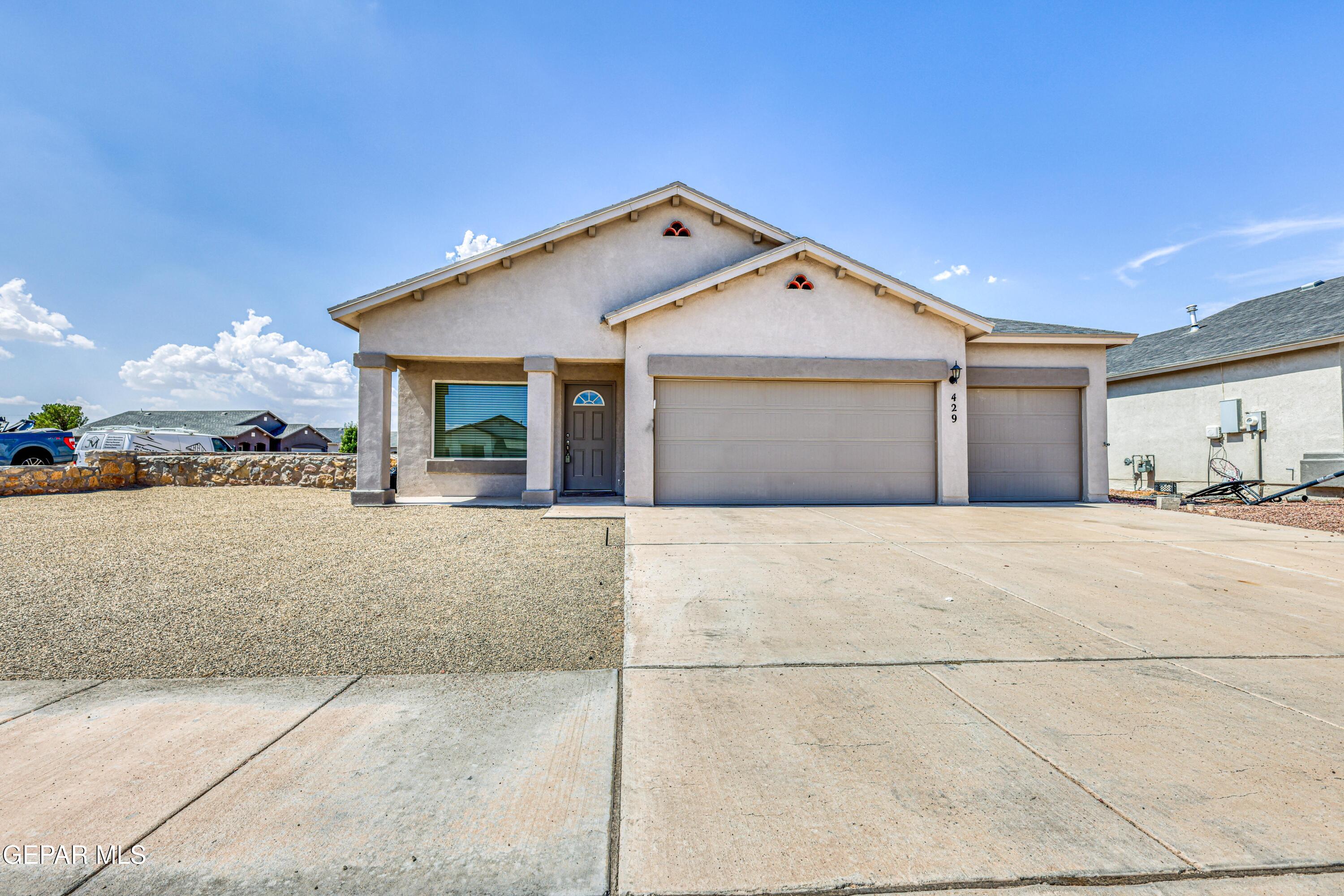 429 VILLA YSLETA - Photo 2