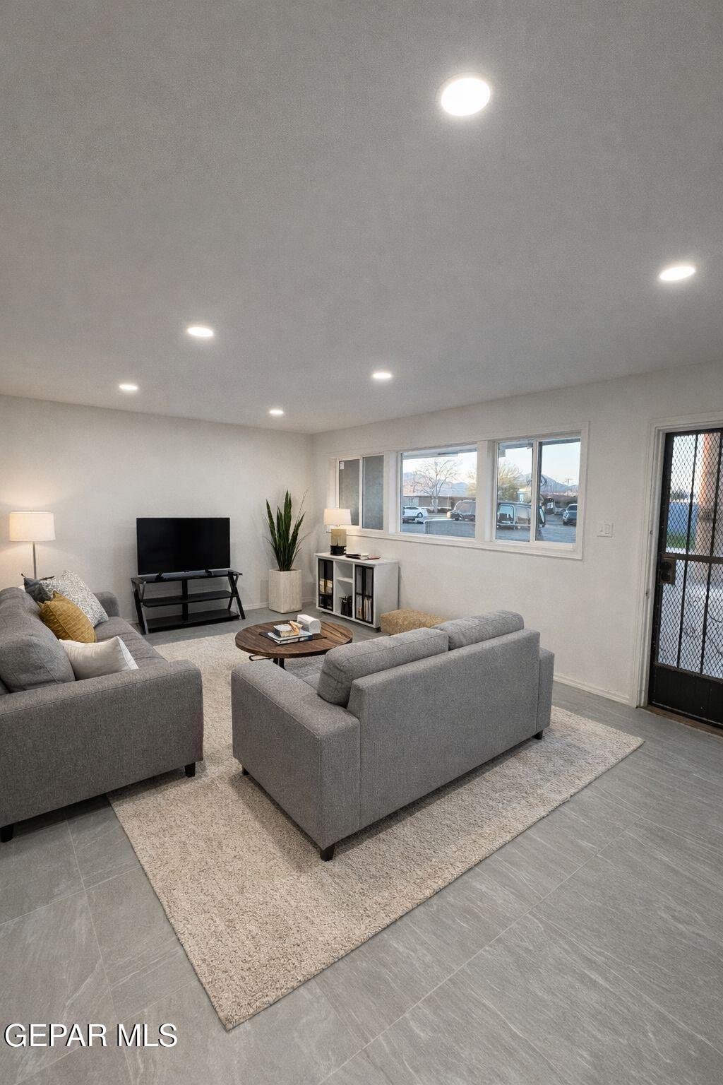 1414 DENNIS Circle