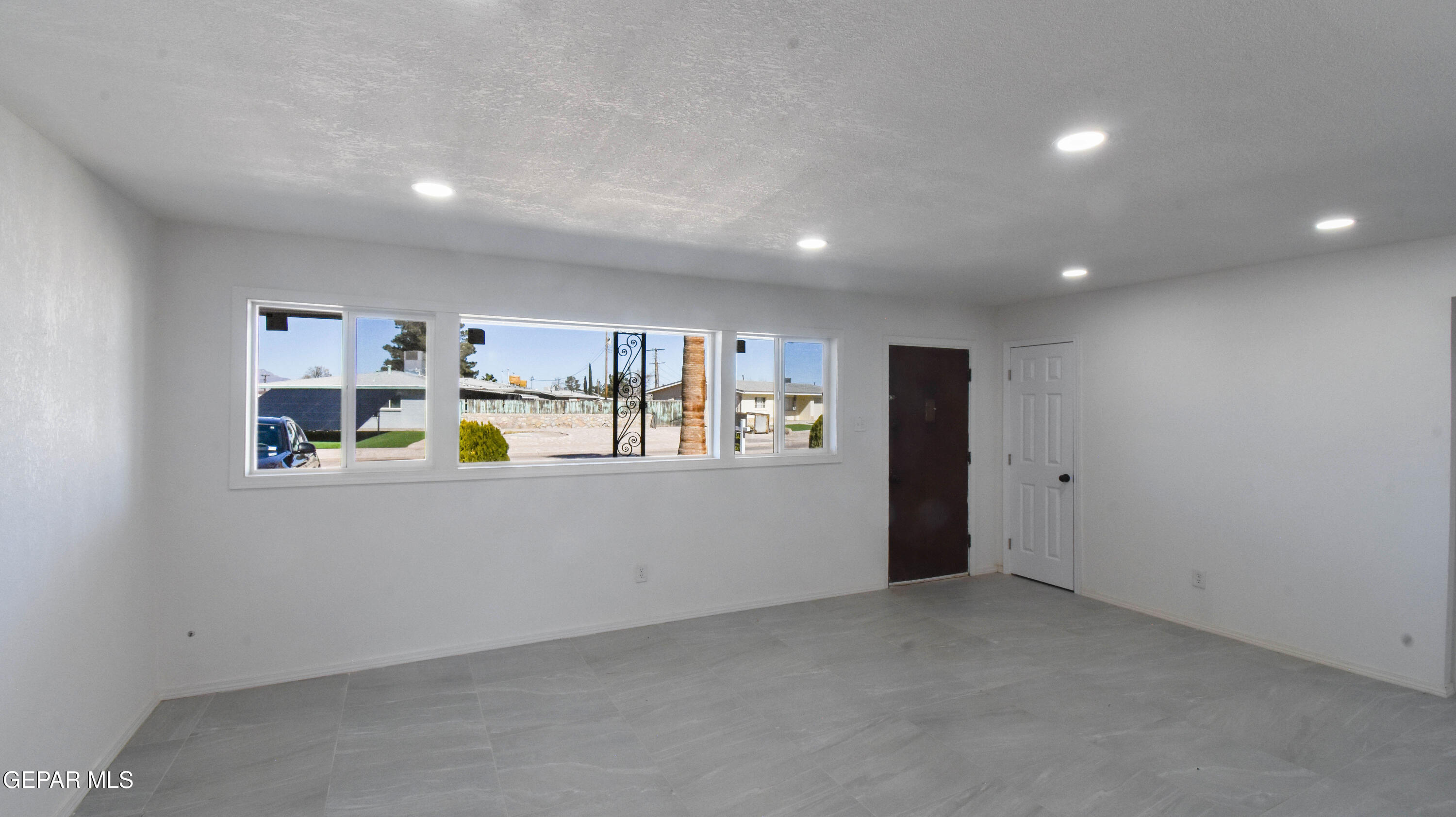 1414 DENNIS Circle