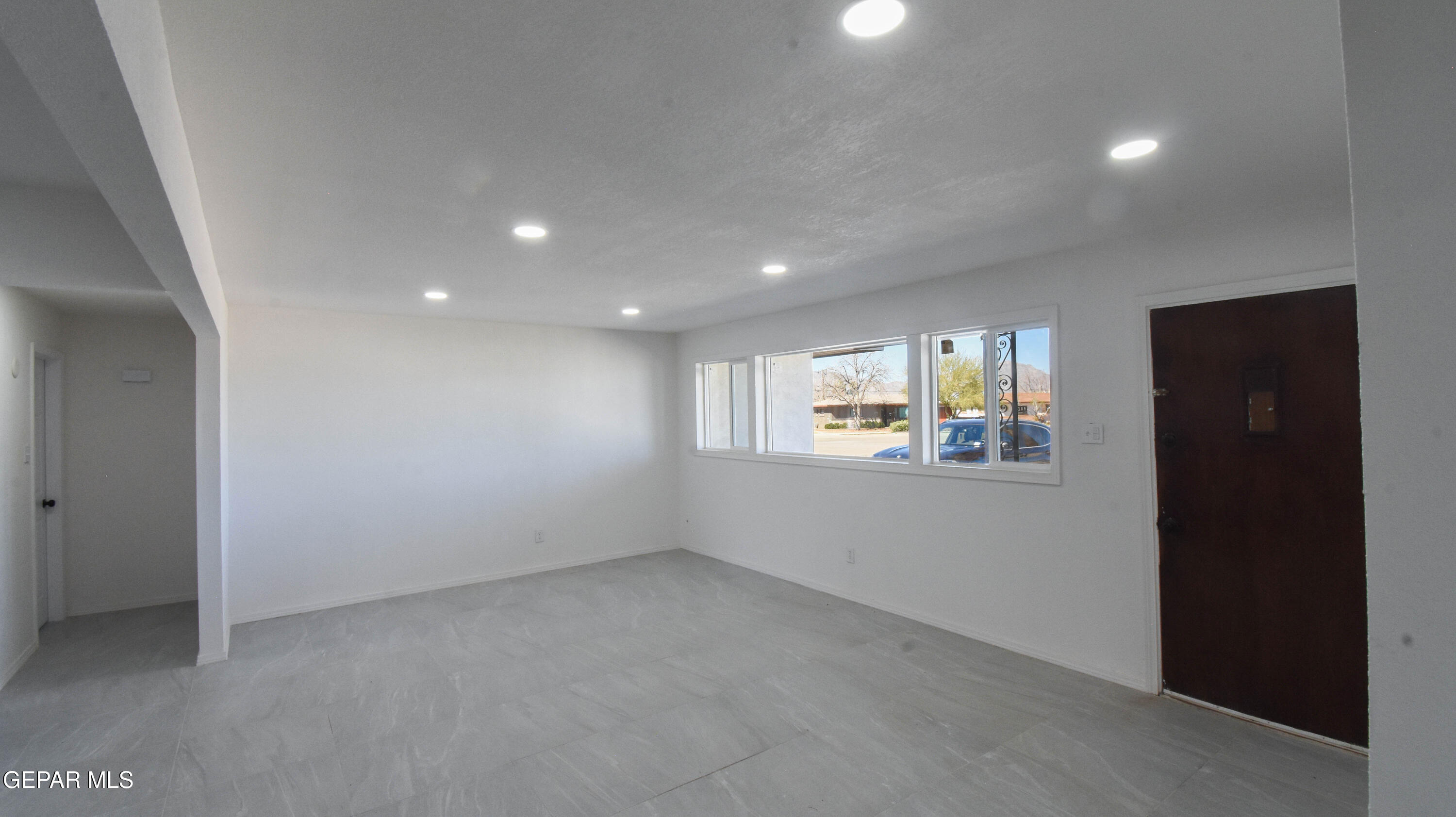 1414 DENNIS Circle