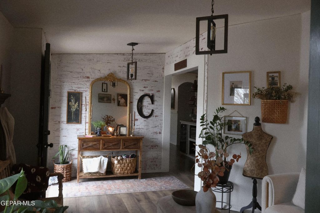 Photo of 270 FLOR AMARILLA Avenue, Socorro, TX 79927 (MLS # 937182)