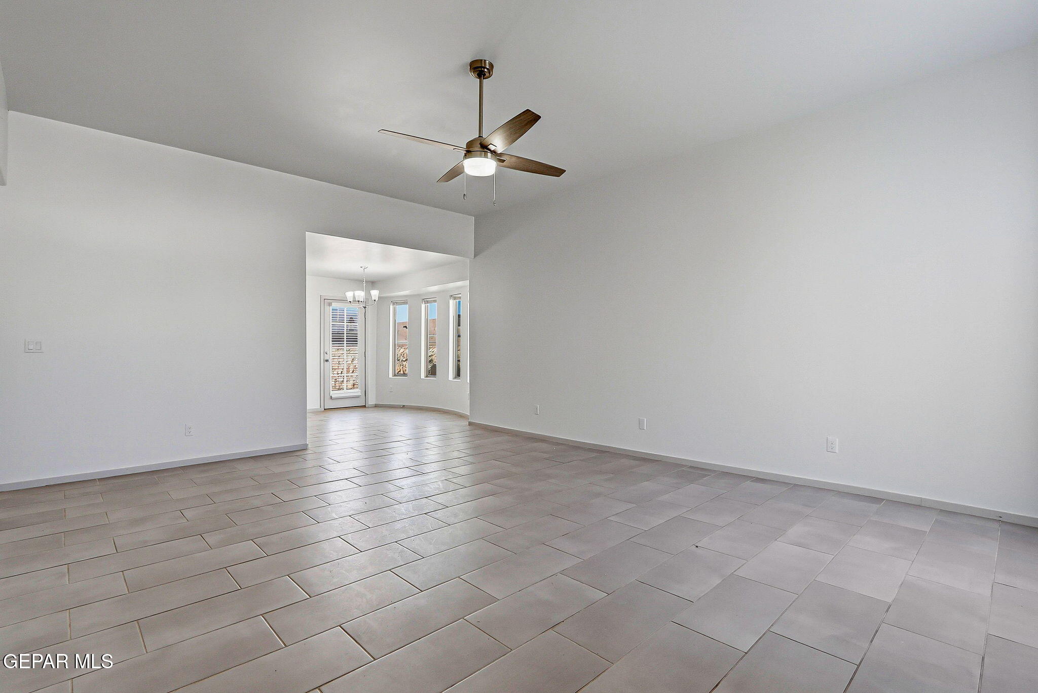 1173 Summer Rain Street