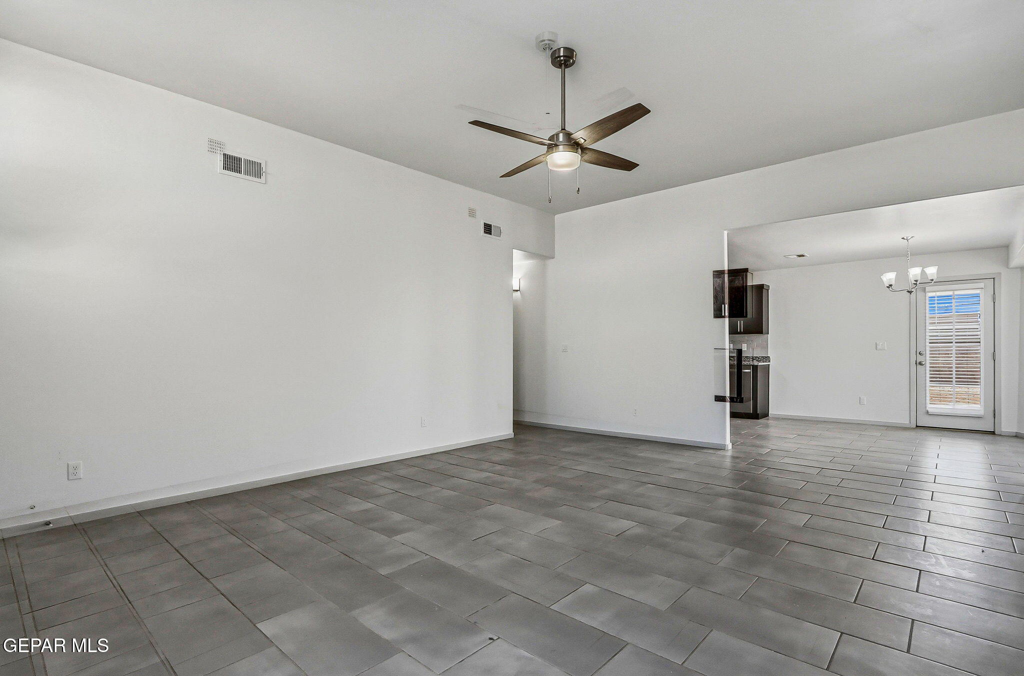 1173 Summer Rain Street