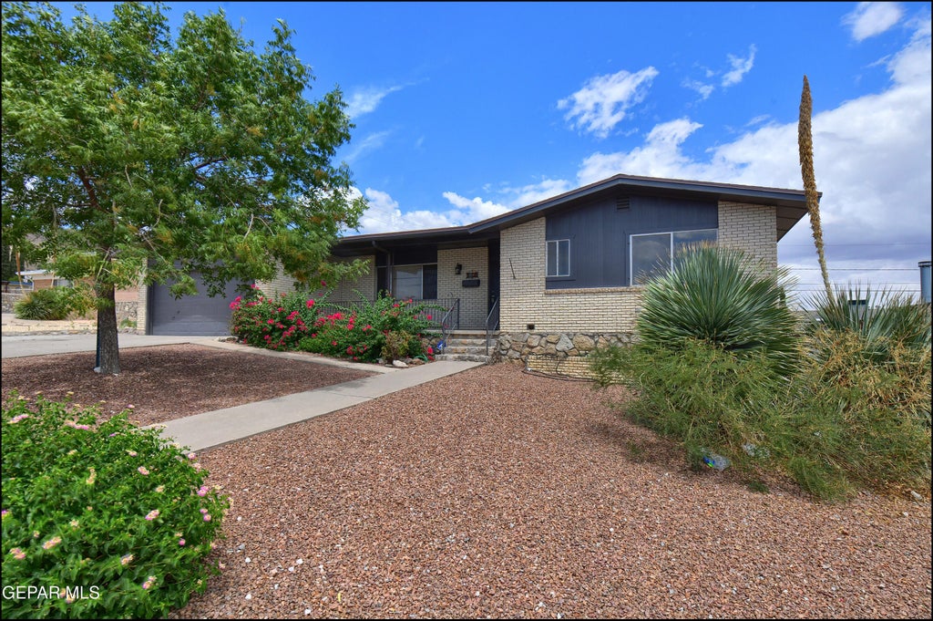 Photo of 3403 CRAIGO Avenue, El Paso, TX 79904 (MLS # 949384)