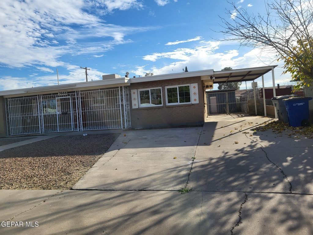 Photo of 7666 FRANKLIN Drive, El Paso, TX 79915 (MLS # 935574)