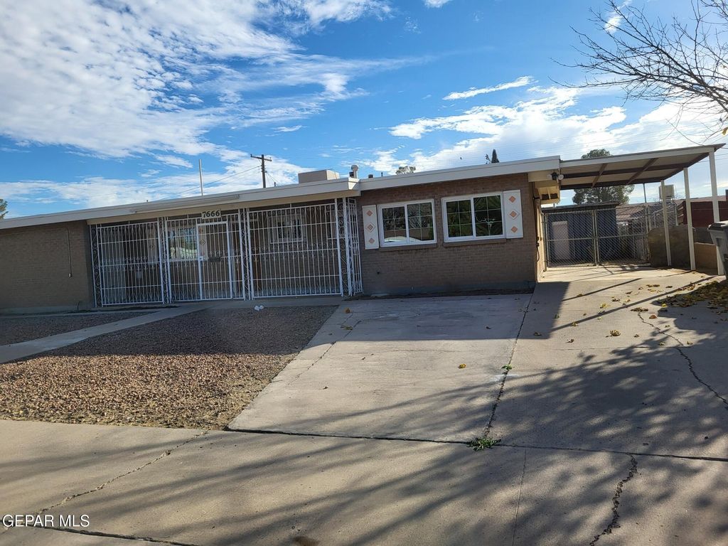 Photo of 7666 FRANKLIN Drive, El Paso, TX 79915 (MLS # 935574)