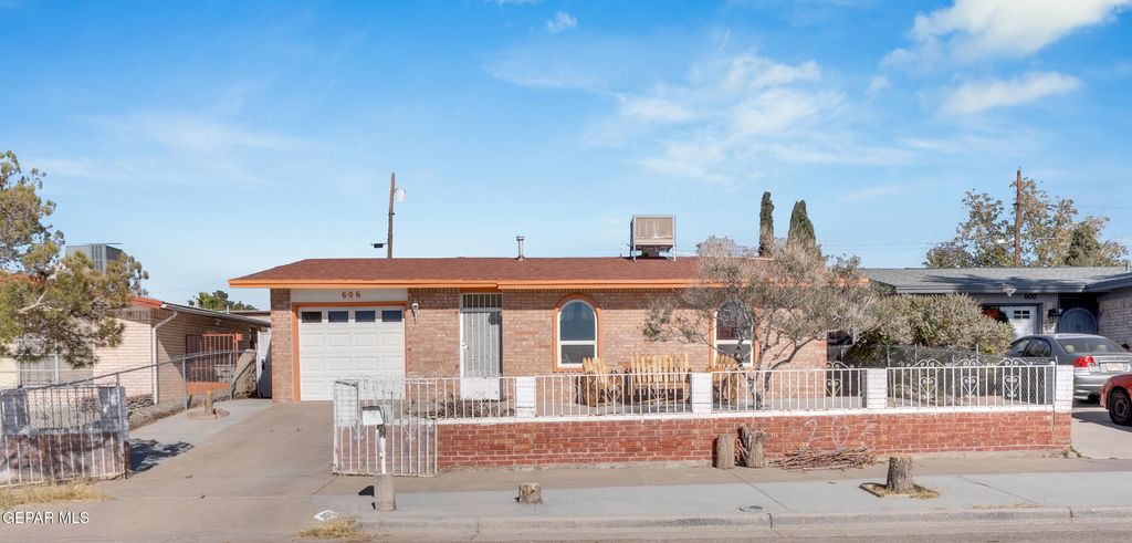 Photo of 606 VENADO Drive, El Paso, TX 79915 (MLS # 934516)