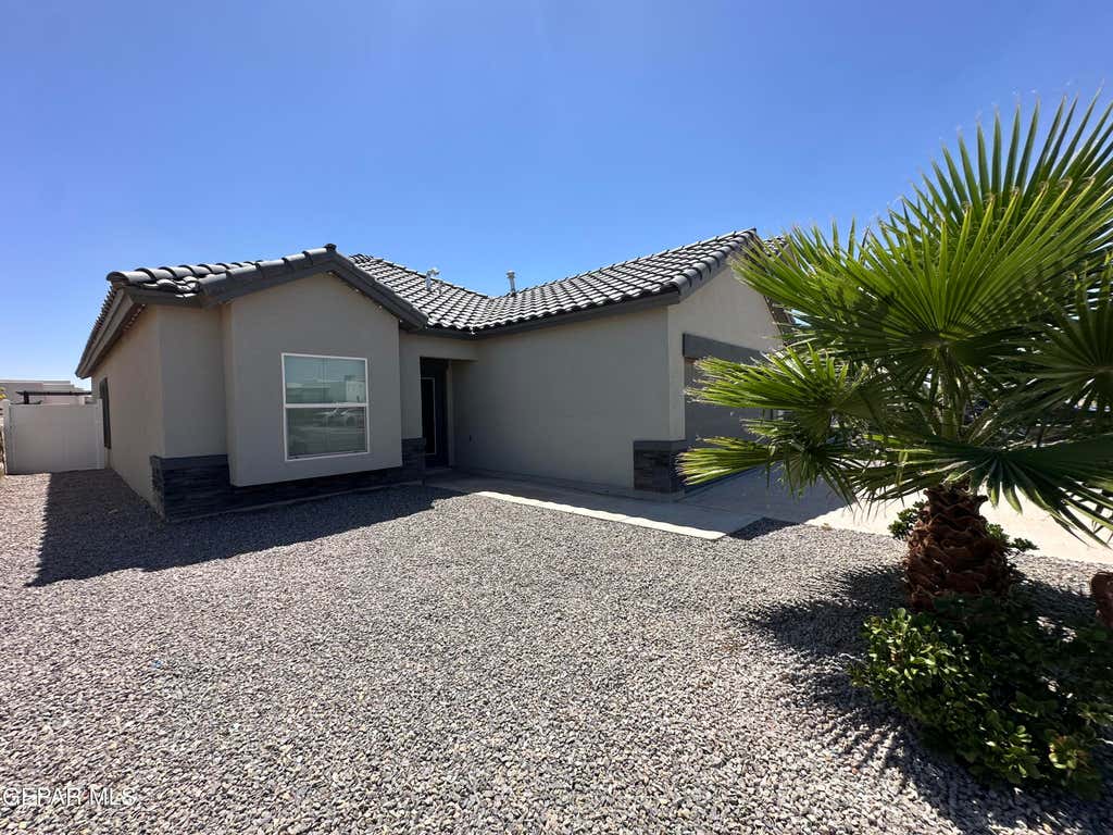 Photo of 13876 PASEO SERENO Drive, El Paso, TX 79928 (MLS # 949939)