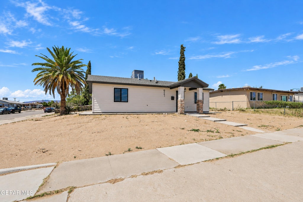 Photo of 921 MARLOW Road, El Paso, TX 79905 (MLS # 950826)