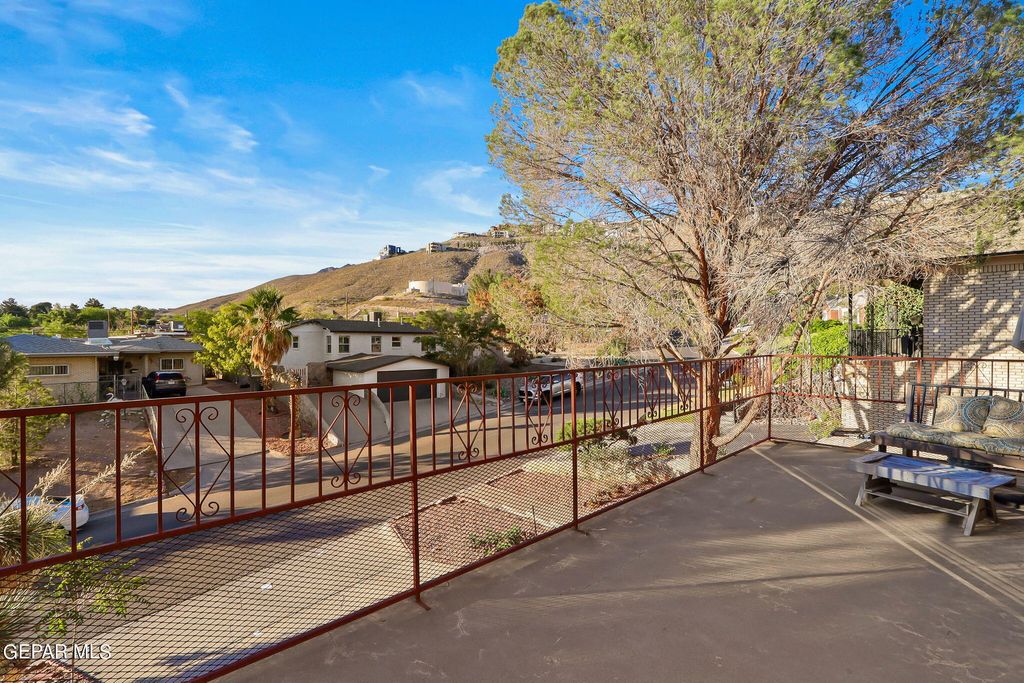 Photo of 1204 La Cruz Drive, El Paso, TX 79902 (MLS # 934754)