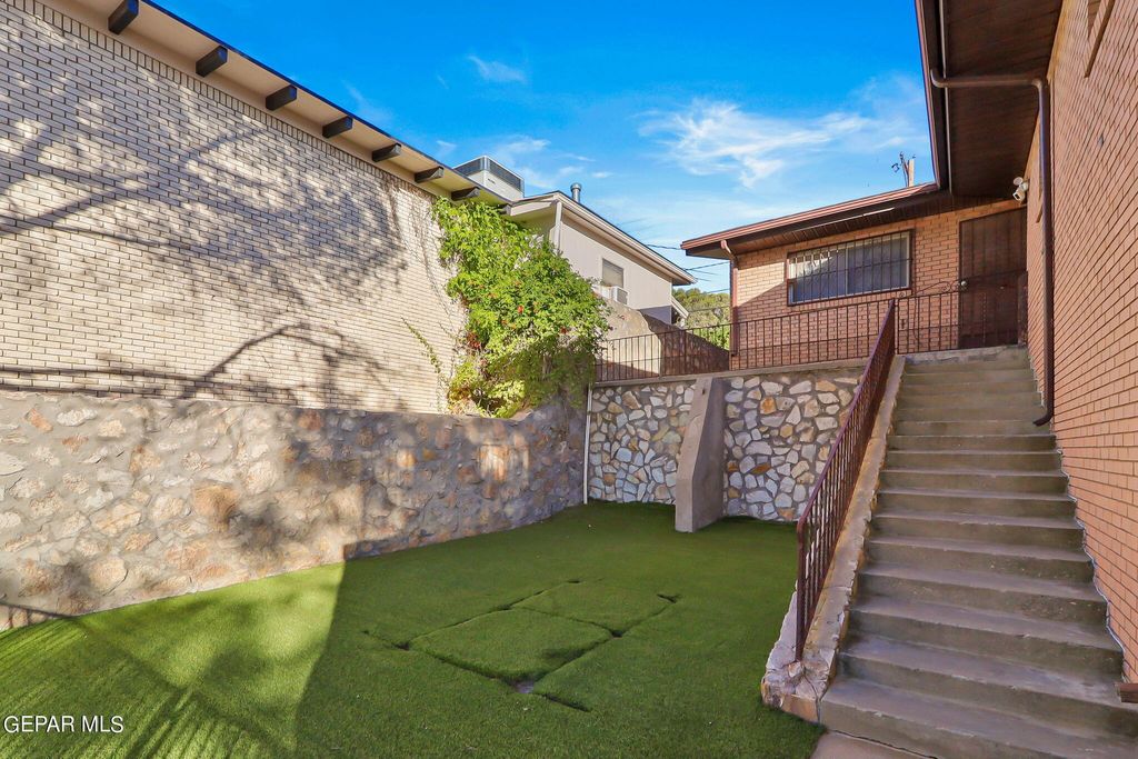 Photo of 1204 La Cruz Drive, El Paso, TX 79902 (MLS # 934754)