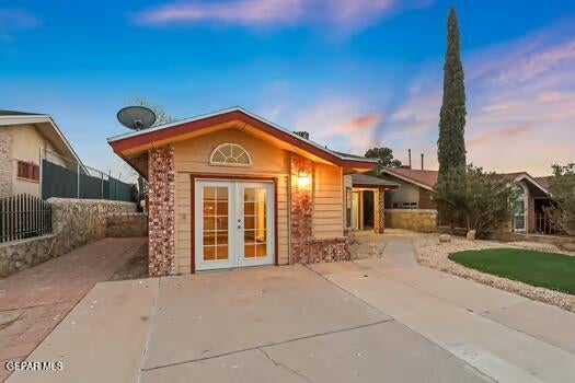 12052 BELLOWS Court
