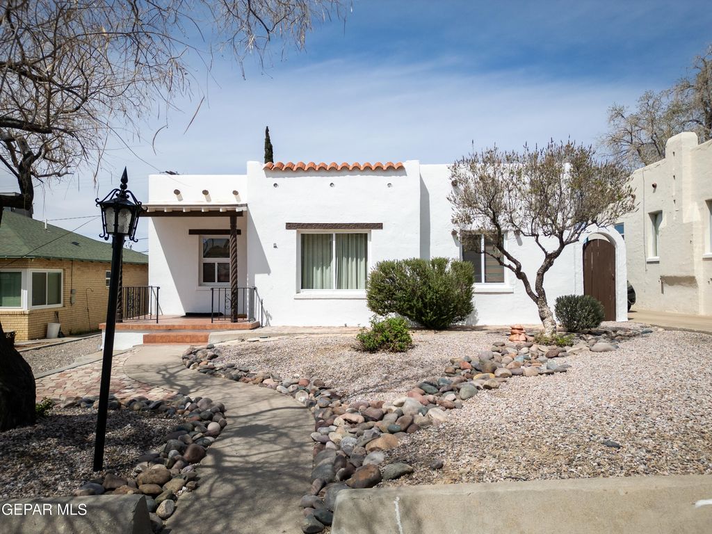 Photo of 1211 MESITA Drive, El Paso, TX 79902 (MLS # 941875)