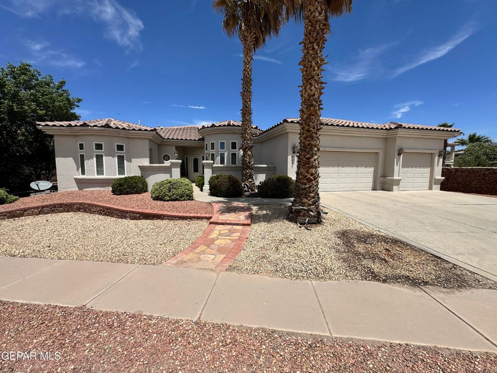 Photo of 6035 LAGUNA VISTA Drive, El Paso, TX 79932 (MLS # 943289)