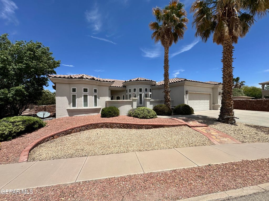 Photo of 6035 LAGUNA VISTA Drive, El Paso, TX 79932 (MLS # 943289)