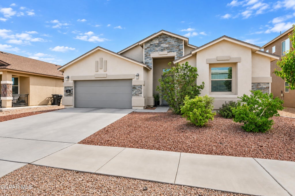 Photo of 232 GOLDEN RISE Street, Horizon City, TX 79928 (MLS # 951003)