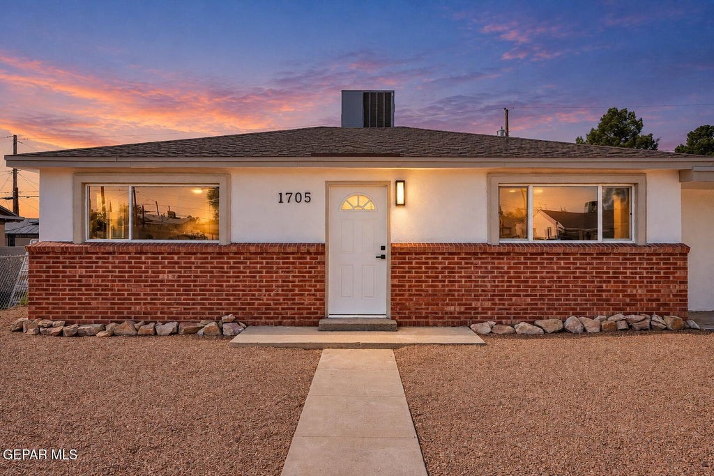Photo of 1705 CHELSEA Street, El Paso, TX 79903 (MLS # 953542)