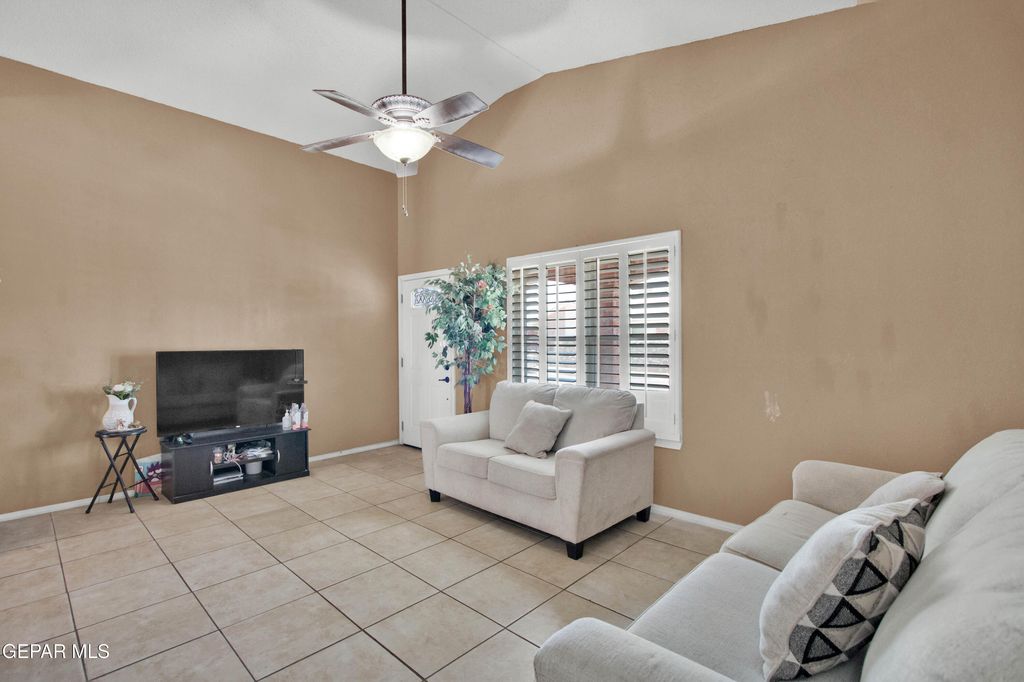 Photo of 808 NAZARENO Street, El Paso, TX 79928 (MLS # 936741)