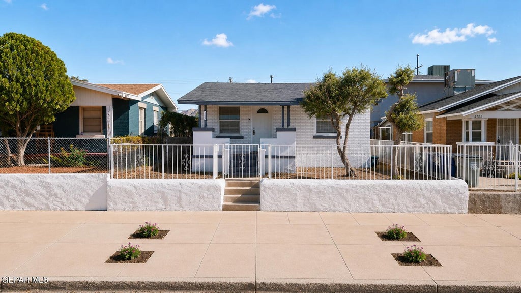 Photo of 2721 SACRAMENTO Avenue, El Paso, TX 79930 (MLS # 949969)