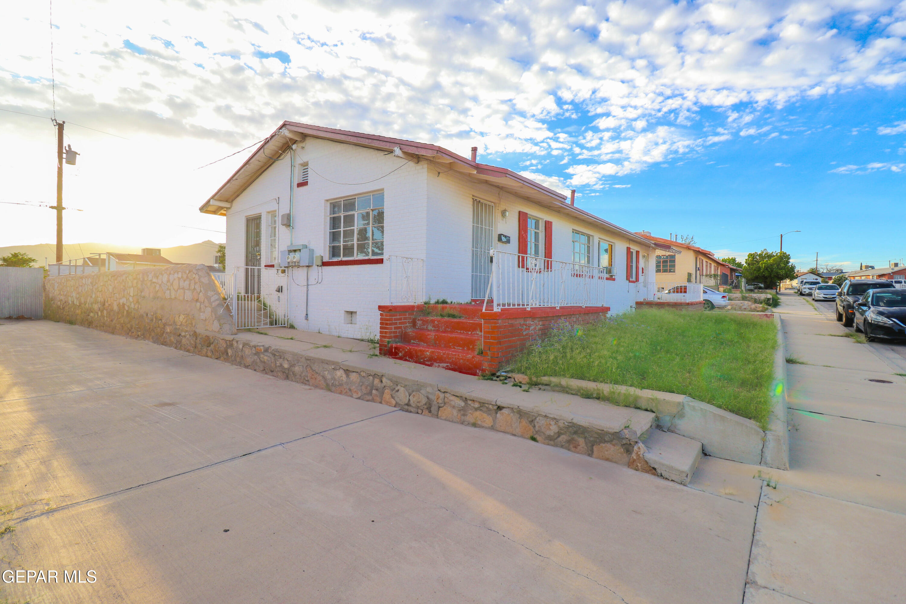 1201 & 1203 Selden Drive