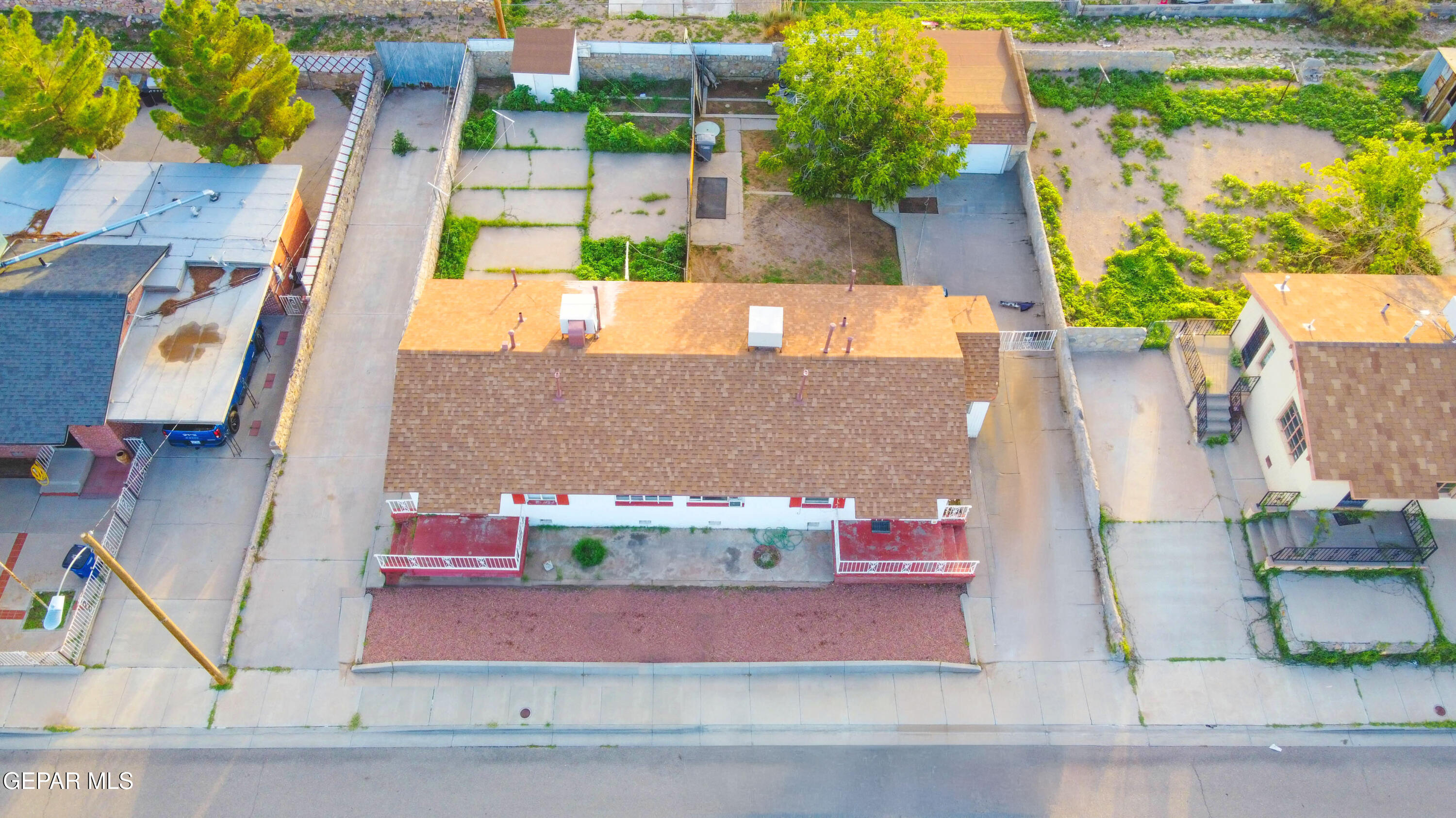 1201 & 1203 Selden Drive