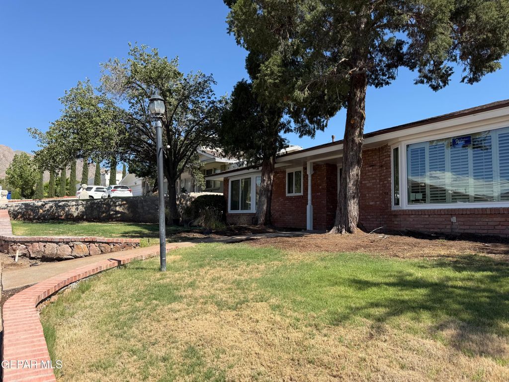 Photo of 6325 WESTWIND Drive, El Paso, TX 79912 (MLS # 947549)