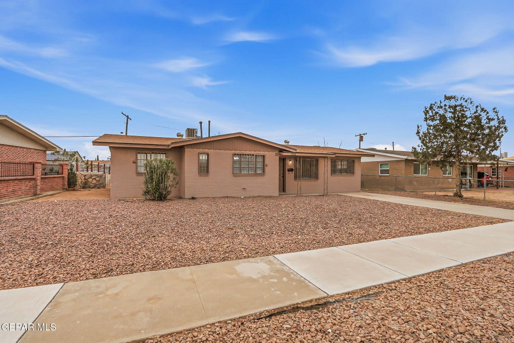 Photo of 5708 LEXINGTON Drive, El Paso, TX 79924 (MLS # 945024)