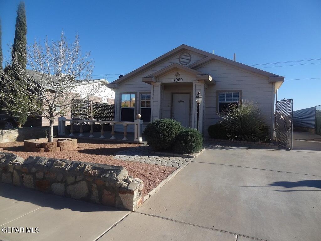 Photo 1 of 19 — 11980 ROYAL WOODS Drive, El Paso, TX 79936